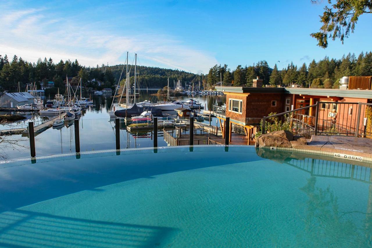 Painted Boat Resort Spa And Marina Madeira Park المظهر الخارجي الصورة