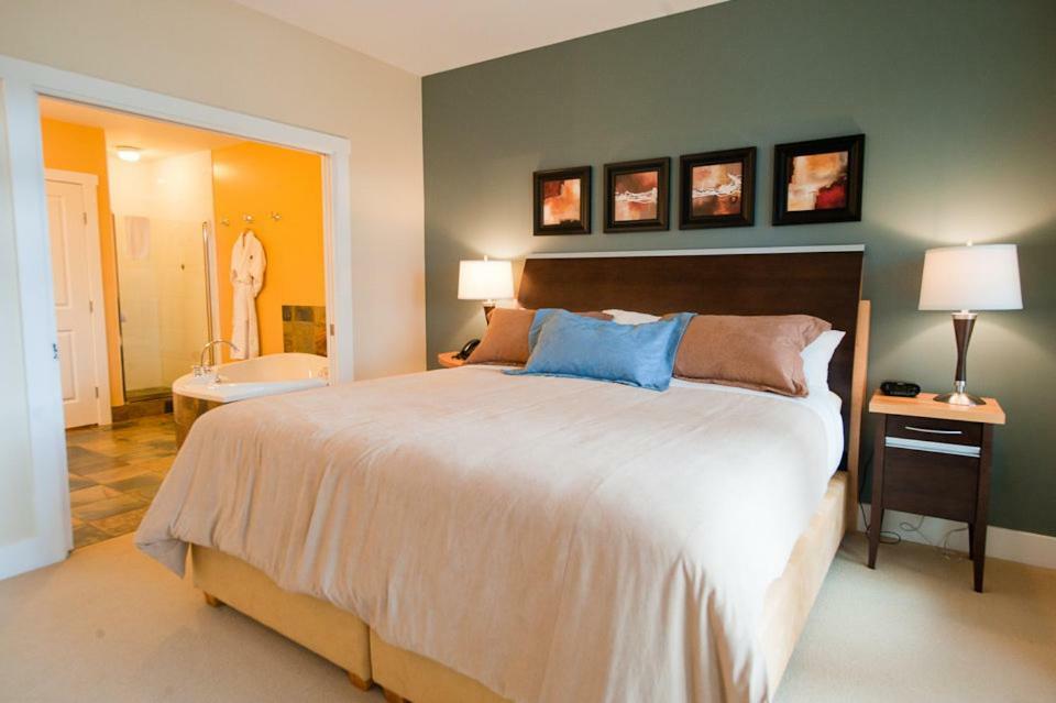 Painted Boat Resort Spa And Marina Madeira Park المظهر الخارجي الصورة